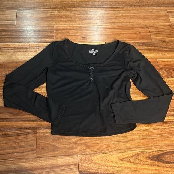 Hollister black long sleeve crop top woman's medium soft‎ 1/4 snap front - Picture 1 of 5